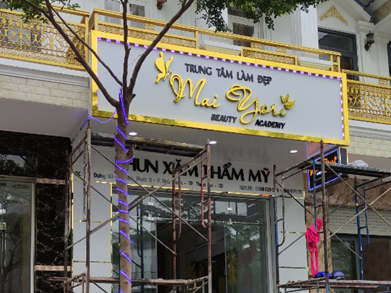 Bảng hiệu quảng cáo